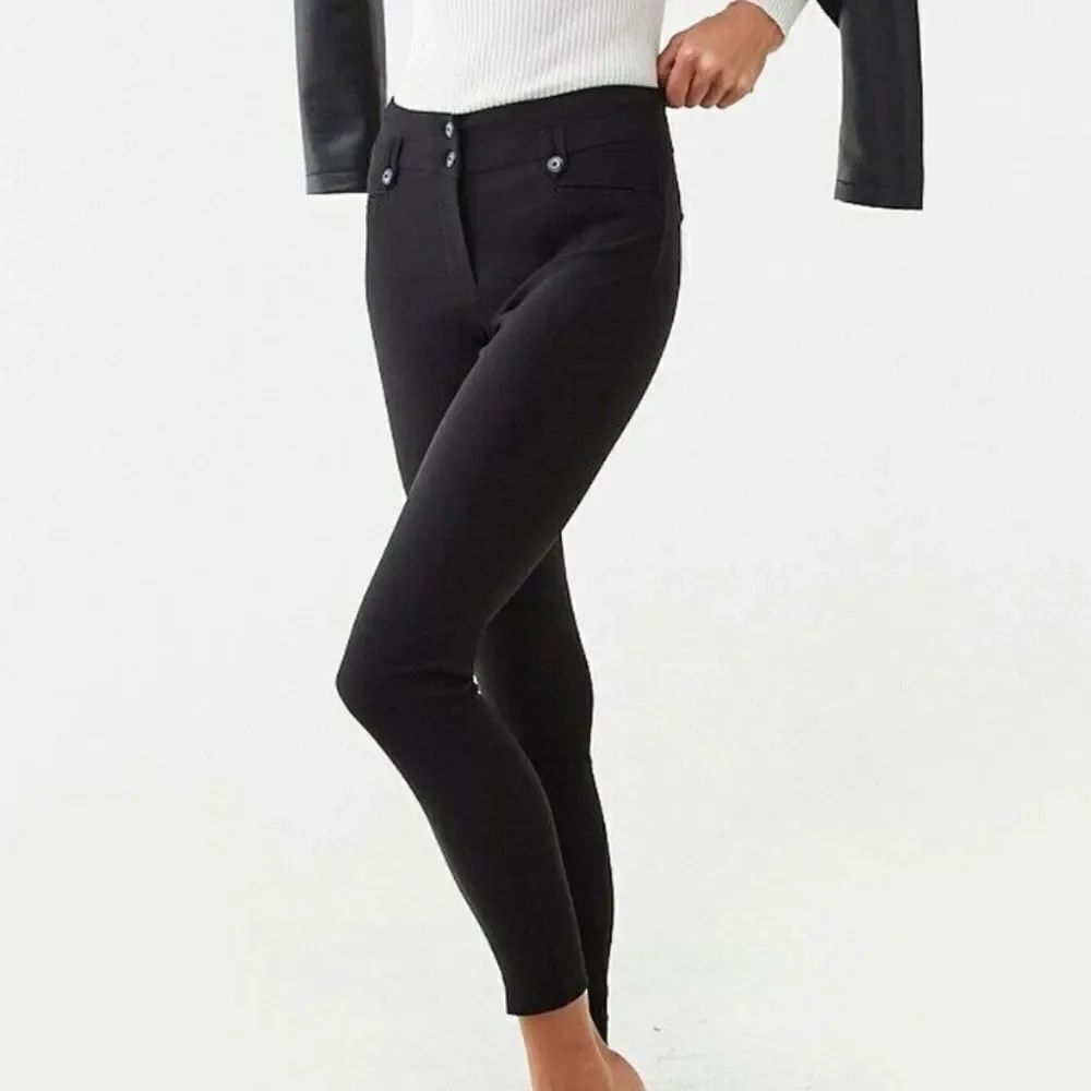 BRAND NEW LIZ CLAIBORNE BLACK PANT